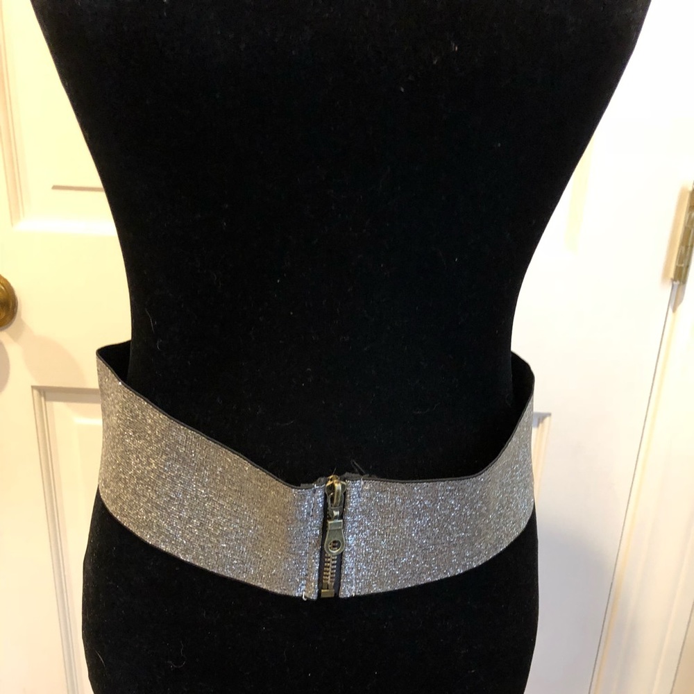 Shiny stretchy silver zip up belt ‘figure belt’